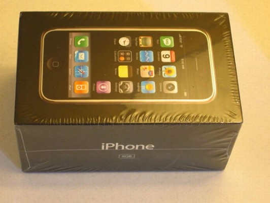 Il primo iPhone in vendita su eBay a 10.000 dollari