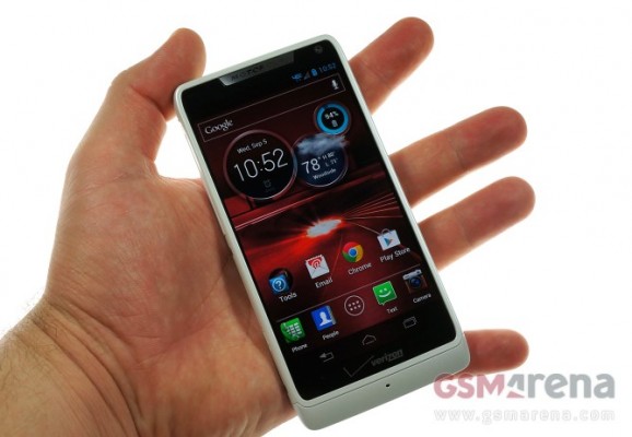 Motorola DROID RAZR M: video di anteprima