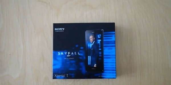 Sony Xperia T: video unboxing dell'edizione speciale di James Bond