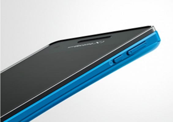 Sony Xperia AX: video promozionale del nuovo Android a prova d'acqua