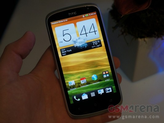 HTC One VX: immagini e prime impressioni del nuovo Android