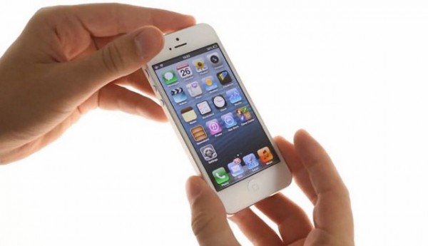 Apple iPhone 5: video del contenuto della confezione