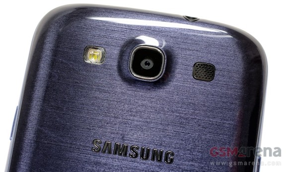 Apple iPhone 5 ancora battuto in UK dal Samsung Galaxy S3