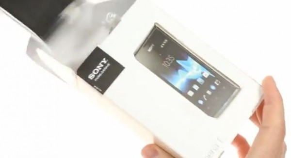 Sony Xperia E Dual: ecco il contenuto della confezione