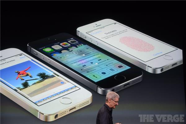 iPhone 5S e iPhone 5C hanno delle batterie più grandi