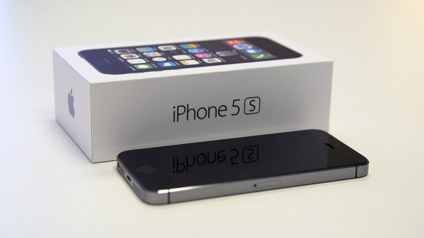 Offerte Natale 2013 per l'iPhone 5S e l'iPhone 5C