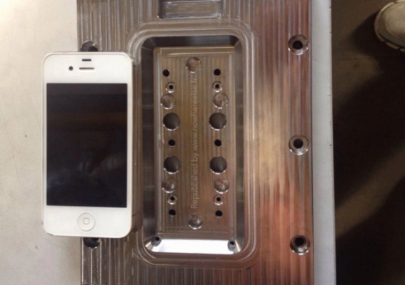 iPhone 6: nuovi indizi sul display da 4.7 pollici