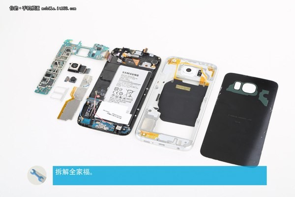 Samsung Galaxy S6 smontato pezzo per pezzo