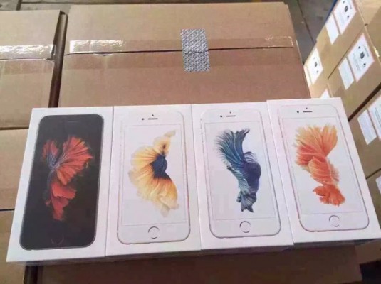 I nuovi iPhone 6S sono pronti per essere spediti