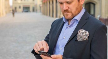 Smartphone Android, ci risiamo | Ecco come sanno tutto di te e spiano le conversazioni: distruggili in questo modo